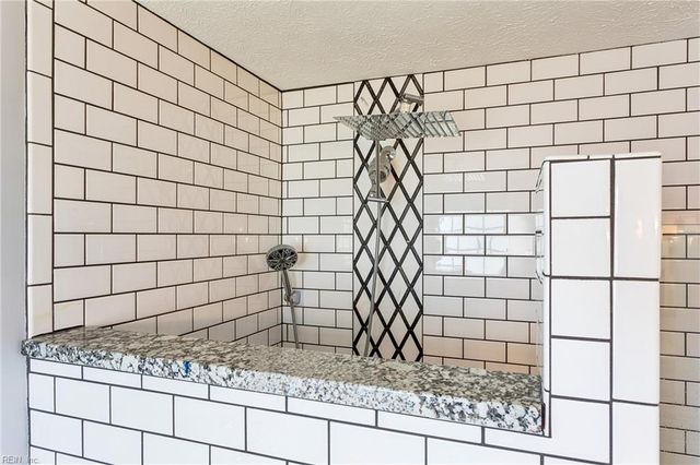 2135 Nicole DR, Hayes, VA 23072