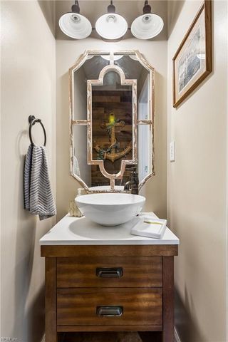 2135 Nicole DR, Hayes, VA 23072