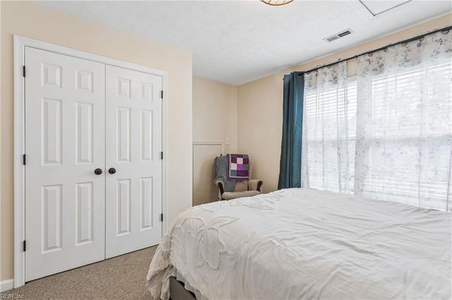 2135 Nicole DR, Hayes, VA 23072