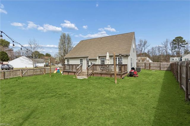 2135 Nicole DR, Hayes, VA 23072