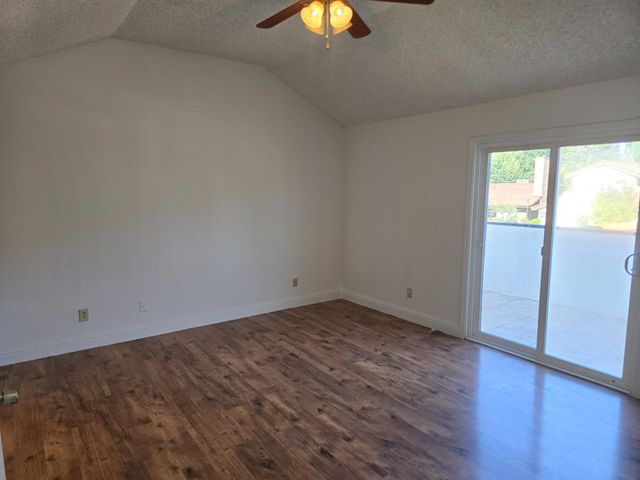 8879 N Barton Avenue, Fresno, CA 93720