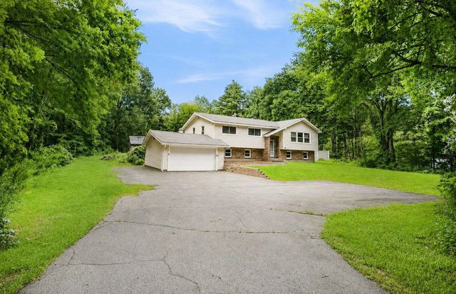 97 Rockingham Road, Londonderry, NH 03053