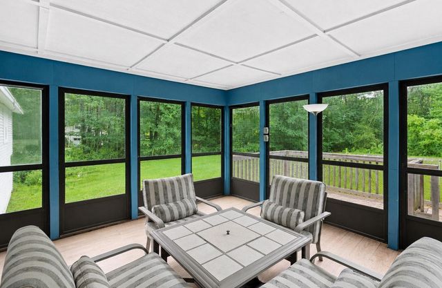97 Rockingham Road, Londonderry, NH 03053