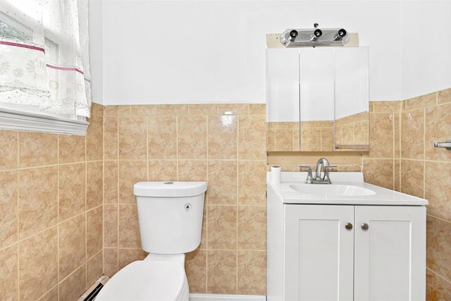 97 Rockingham Road, Londonderry, NH 03053