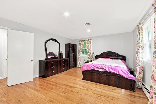 97 Rockingham Road, Londonderry, NH 03053