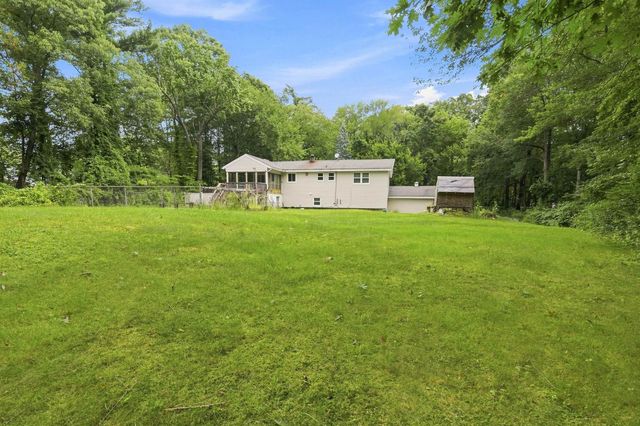 97 Rockingham Road, Londonderry, NH 03053