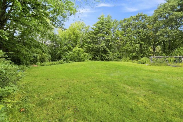 97 Rockingham Road, Londonderry, NH 03053