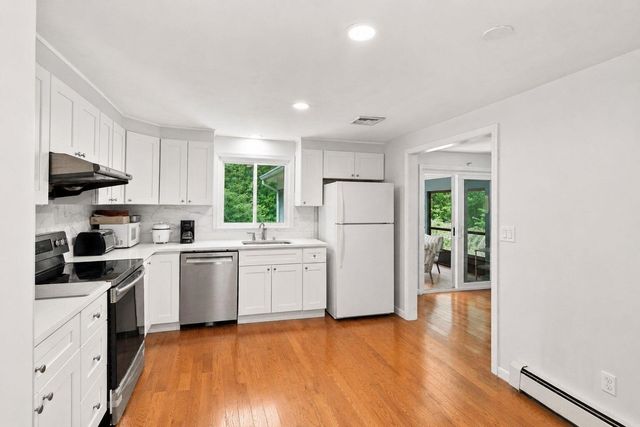 97 Rockingham Road, Londonderry, NH 03053
