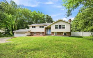 97 Rockingham Road, Londonderry, NH 03053