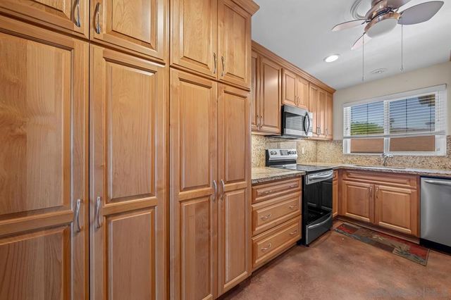 1044 La Ventana, San Marcos, CA 92078