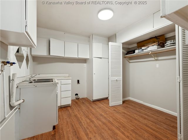 1501 Knob Road, Charleston, WV 25314