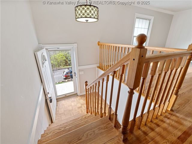 1501 Knob Road, Charleston, WV 25314