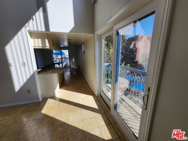 10389 Almayo Avenue 101, Los Angeles, CA 90064