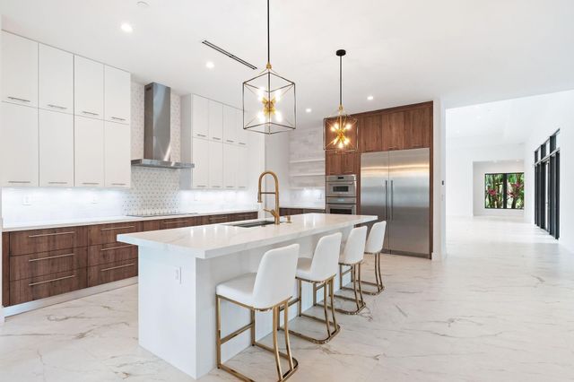 11861 NW 9 Street, Plantation, FL 33325