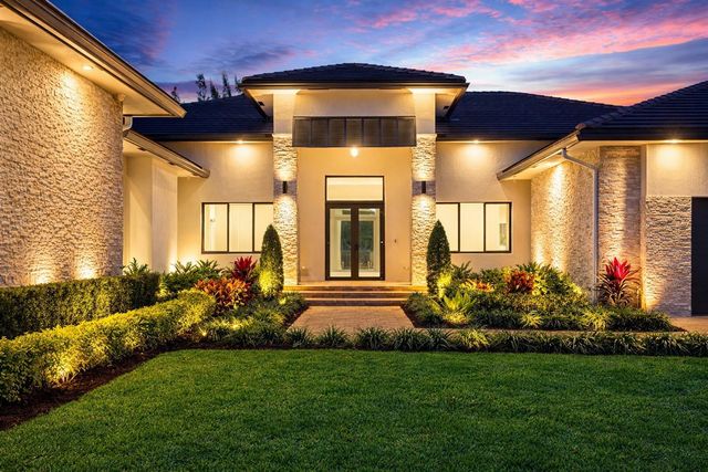 11861 NW 9 Street, Plantation, FL 33325