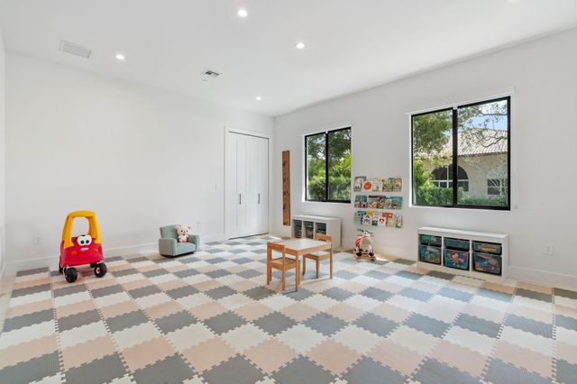 11861 NW 9 Street, Plantation, FL 33325