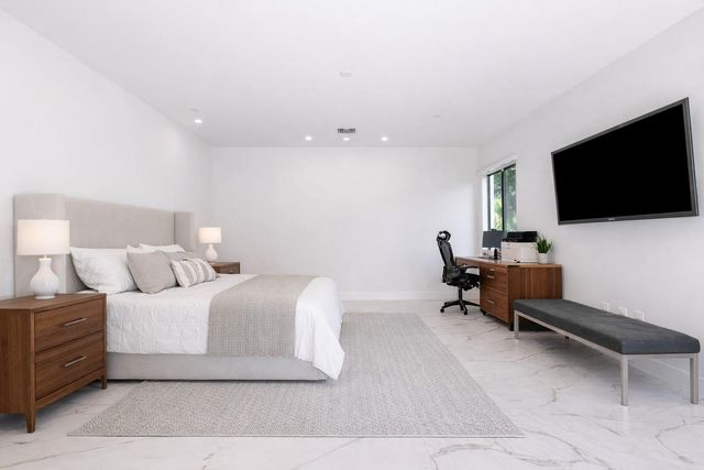 11861 NW 9 Street, Plantation, FL 33325