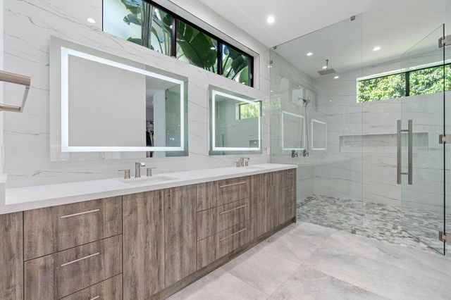 11861 NW 9 Street, Plantation, FL 33325