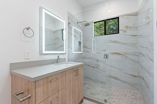 11861 NW 9 Street, Plantation, FL 33325