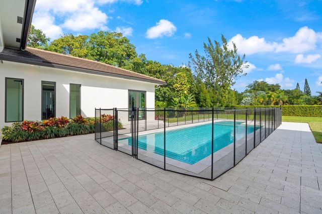 11861 NW 9 Street, Plantation, FL 33325