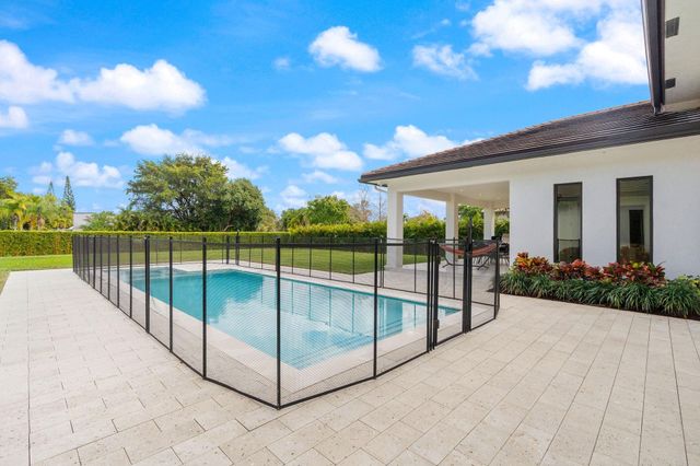 11861 NW 9 Street, Plantation, FL 33325