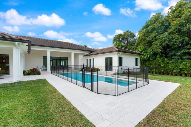 11861 NW 9 Street, Plantation, FL 33325