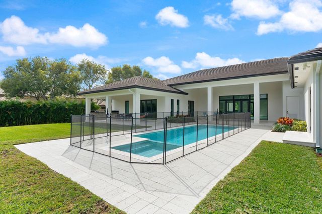 11861 NW 9 Street, Plantation, FL 33325