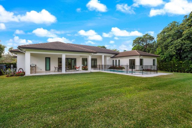 11861 NW 9 Street, Plantation, FL 33325