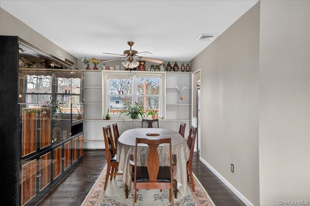 41 N Kings Avenue, Lindenhurst, NY 11757