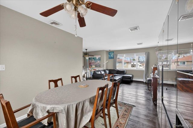 41 N Kings Avenue, Lindenhurst, NY 11757