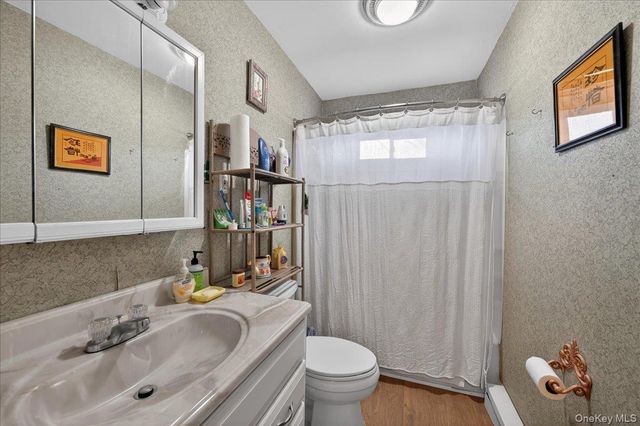 41 N Kings Avenue, Lindenhurst, NY 11757