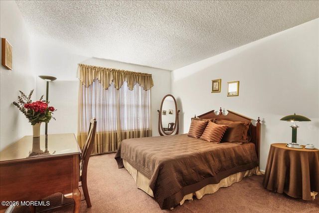 190 Tanager Drive, Monroe Twp, NJ 08831