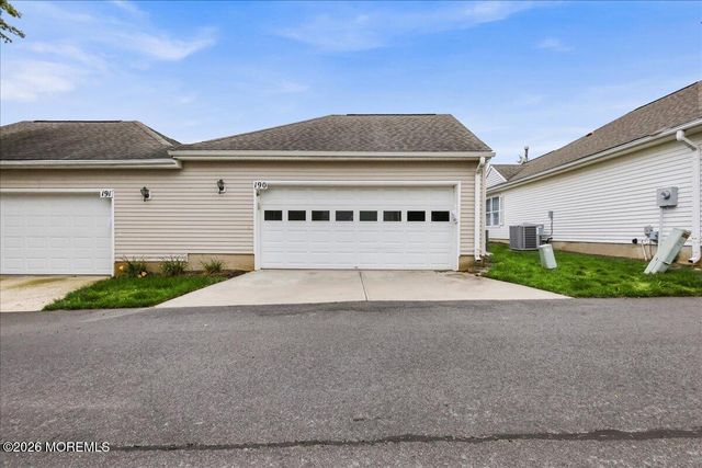 190 Tanager Drive, Monroe Twp, NJ 08831