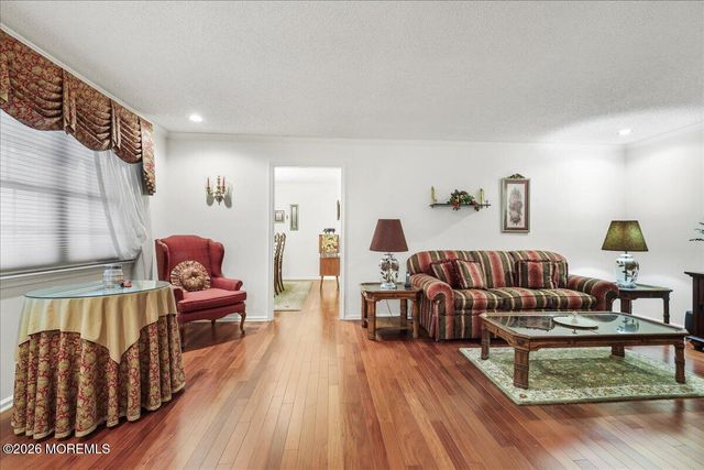 190 Tanager Drive, Monroe Twp, NJ 08831