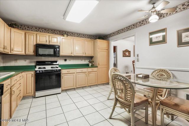 190 Tanager Drive, Monroe Twp, NJ 08831