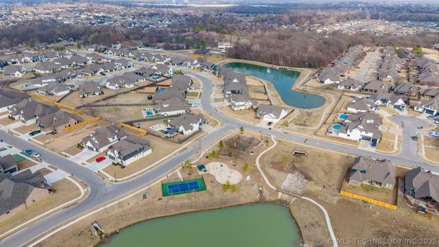 14229 S College Avenue, Bixby, OK 74008