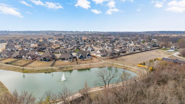 14229 S College Avenue, Bixby, OK 74008