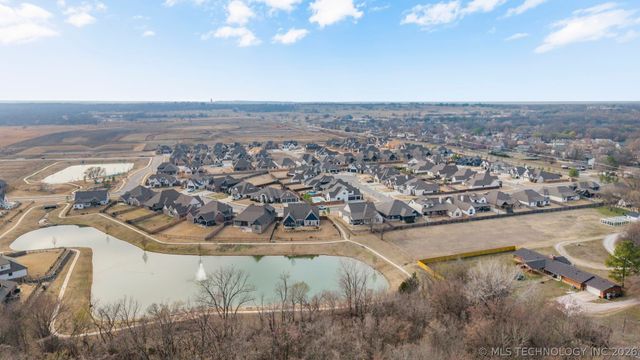 14229 S College Avenue, Bixby, OK 74008