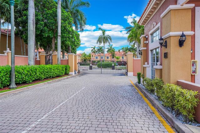 642 SW 106th Avenue 1514, Pembroke Pines, FL 33025