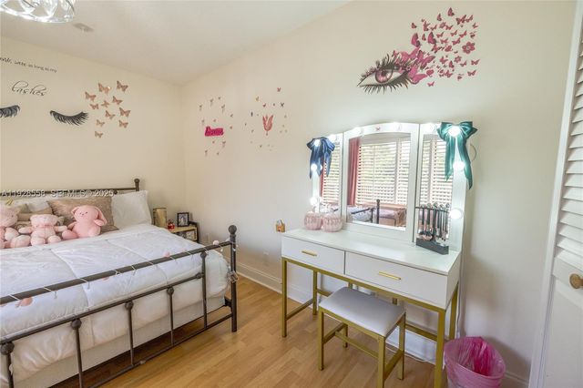 11006 N Harmony Lake Cir, Davie, FL 33324