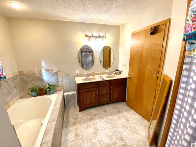 7015 McNeil Alsip, Paducah, KY 42003