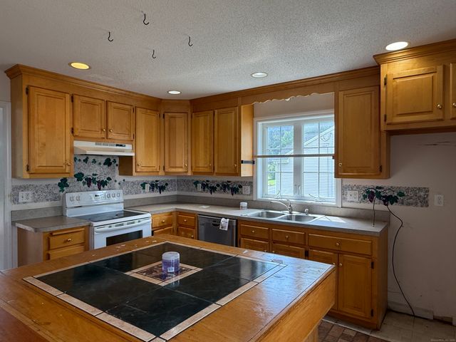 45 Hart Street 45, Southington, CT 06489