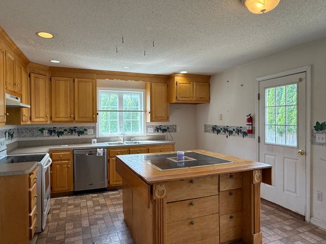 45 Hart Street 45, Southington, CT 06489
