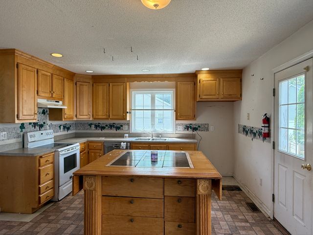 45 Hart Street 45, Southington, CT 06489