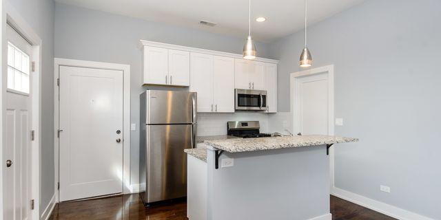 2163 N Bell Avenue 2R, Chicago, IL 60647