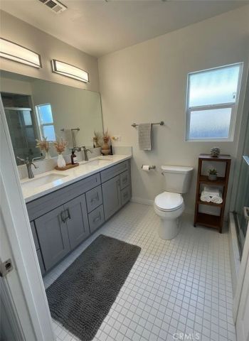 1232 Manzanita, Los Feliz, CA 90029