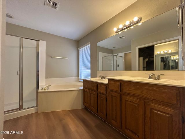 302 S QUAIL Lane, Gilbert, AZ 85233