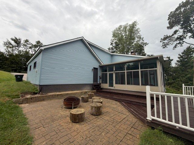 6220 High Country Dr NE, Cedar Rapids, IA 52411