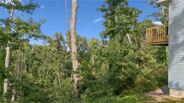 6220 High Country Dr NE, Cedar Rapids, IA 52411