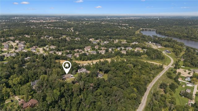 6220 High Country Dr NE, Cedar Rapids, IA 52411